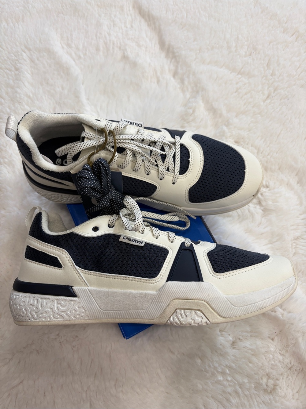 OluKai Men’s Navy and White Athletic Sneakers,Size 10.5